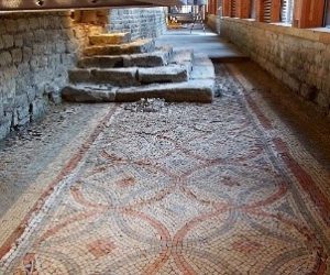 Roman Dining Floor