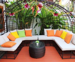 How to Furnish Your Outdoor Room